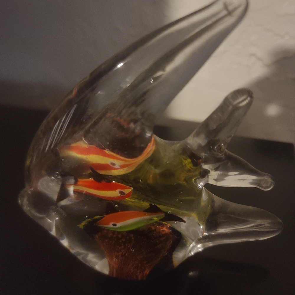 Clear Glass Angelfish Paperweight with Yellow fish inside “Aquarium” - Picture 2 of 2